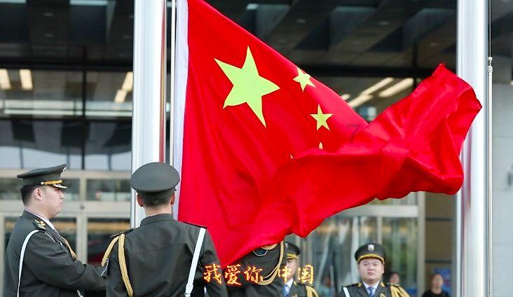 困在俱乐部的少女